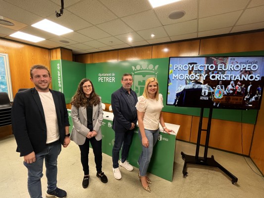 Los Moros y Cristianos de Petrer se van de Erasmus por Europa a través de un proyecto de cooperación