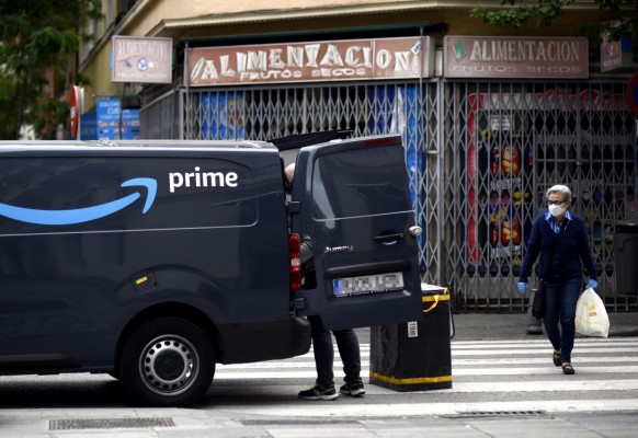 Tasa 'Amazon': las empresas reducirán el impuesto si usan los comercios como punto de entrega