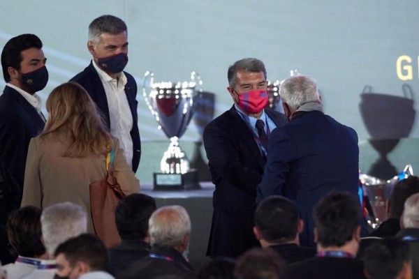 Contreras, el intermediario que utilizó el Barça y que ya no podrá declarar
