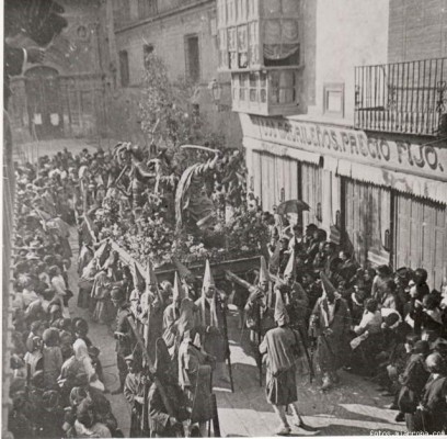 Esperar procesiones y cabalgatas sentado