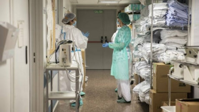 ¿Deben cobrar más los médicos por hacer su trabajo?