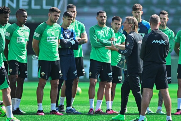 Beccacece dirige su primer entrenamiento
