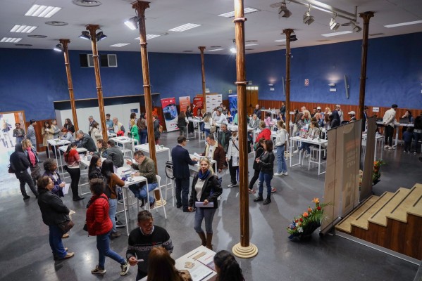 Un total de 400 personas acuden al encuentro de empleo 