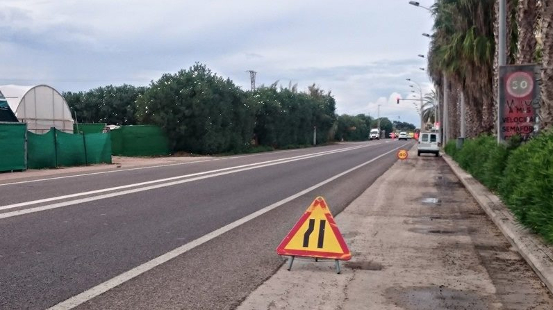 La carretera, a su paso por El Perellonet. Foto: elperellonet.com - 