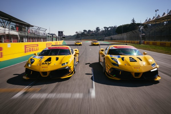 El Circuit Ricardo Tormo estrena este fin de semana la temporada del Ferrari Challenge
