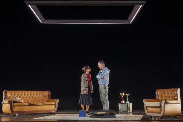 Un moble desencadena una crisi de parella en el nou espectacle d'Albena Teatre