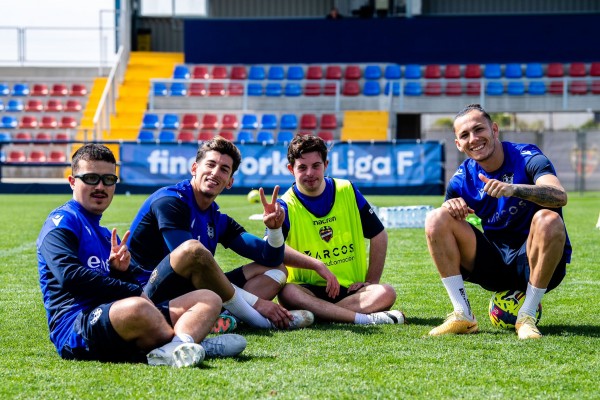 El Levante comparte entrenamiento con su sección de diversidad intelectual
