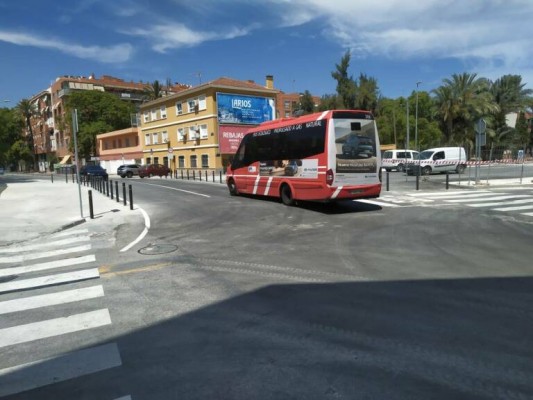 Los conductores de los autobuses 'los coloraos' harán huelga indefinida desde el Lunes Santo