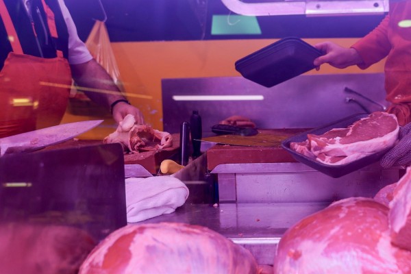 El consumo de carne bajó un 20% en una década en la Comunitat, pero todavía está por encima de la media