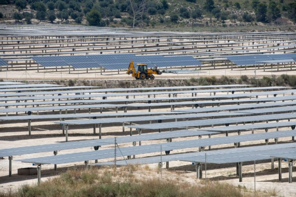 Biar, asociaciones y Emergencia Climática crean un frente contra el gran parque solar Tendetes