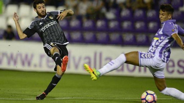 El cambio de esquema de Fernando Hierro frena la progresión de Nando en el Oviedo
