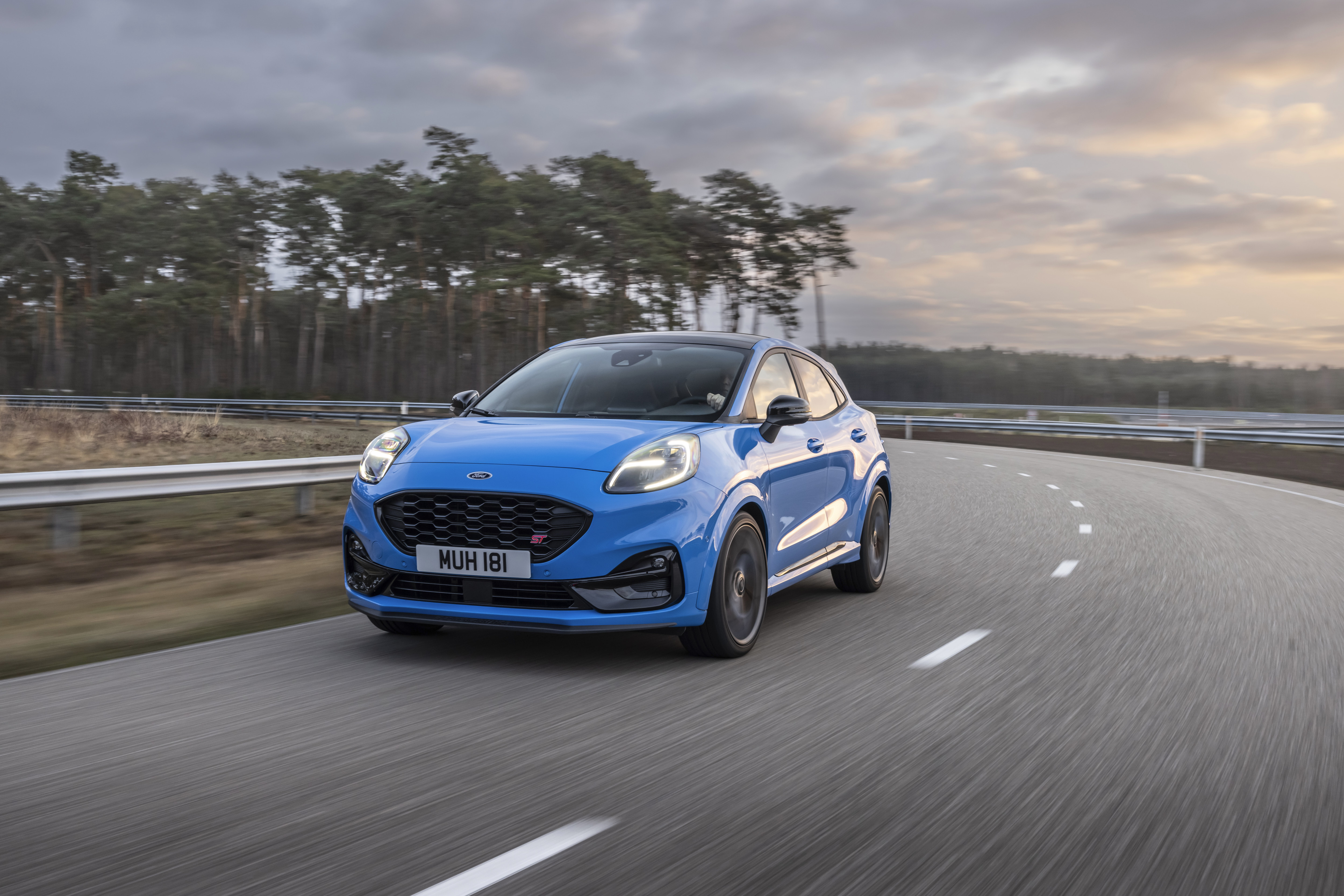El nuevo Ford Puma ST Powershift refuerza su deportividad con un sistema de propulsión automático y electrificado