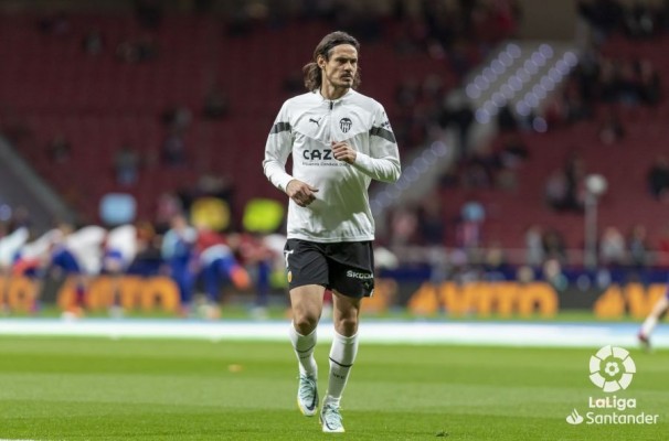 Cavani reaparece un mes y una semana después
