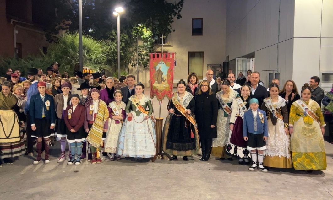 Benicàssim mantiene vivas las tradiciones: 17 niñas y niños quieren representar a la ciudad en fiestas