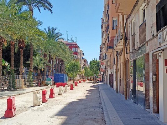 Vecinos de Federico García Lorca de Elche presentarán quejas por las obras: alegan problemas y cierres