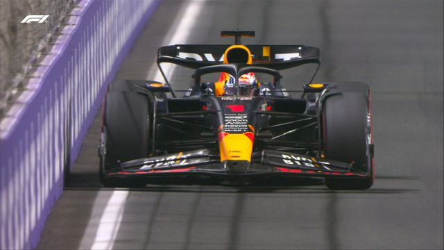 Verstappen por delante de Alonso y de 'Checo' en el segundo libre de Yeda
