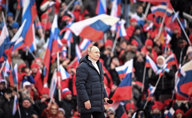 El Tribunal Penal Internacional emite una orden de arresto contra Putin por la deportación forzada de niños ucranianos
