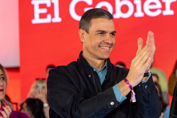 El CIS mantiene en cabeza al PSOE duplicando su ventaja sobre el PP mientras cae Unidas Podemos