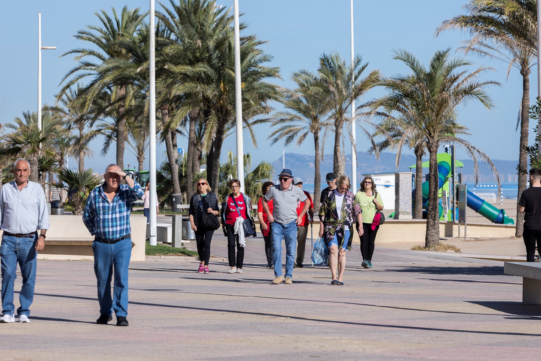 Gandia inaugura su temporada turística de playa durante el fin de semana fallero