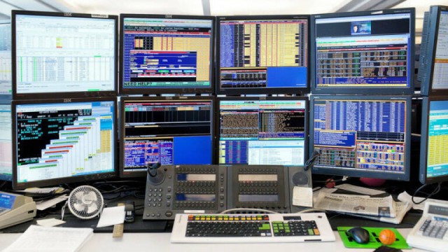 Cuatro acciones con recorrido en bolsa