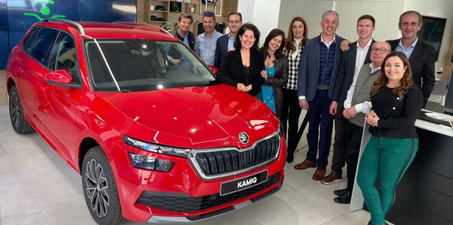 Skoda Autocenter Levante celebra las Fallas en su Store con una paella tras la mascletà