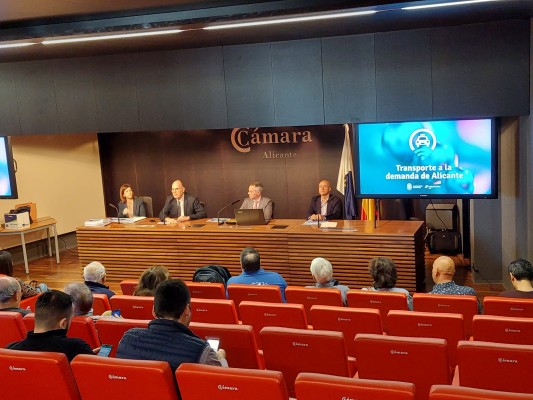 Alicante activa el transporte a demanda con las Partidas Rurales en mayo con taxi y seis líneas