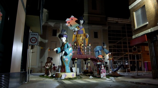 El artista mexicano Antonio Chacón 'quema' las Fallas de Burriana