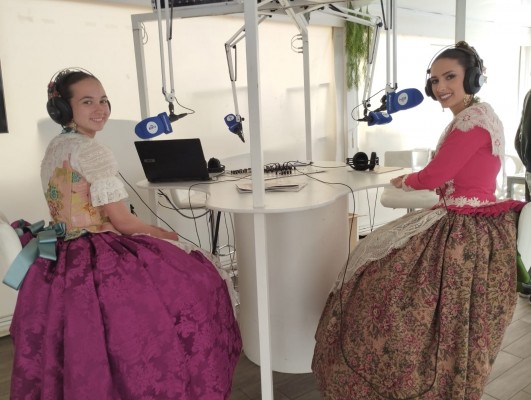 Selene Tarín y Alejandra Sáez, reinas de las fiestas de la Magdalena 2023, visitan 'Castellón Plaza'