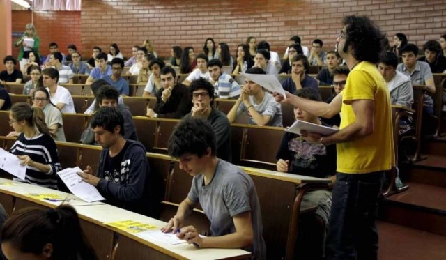UGT denuncia que uno de cada cuatro profesores no universitarios es interino