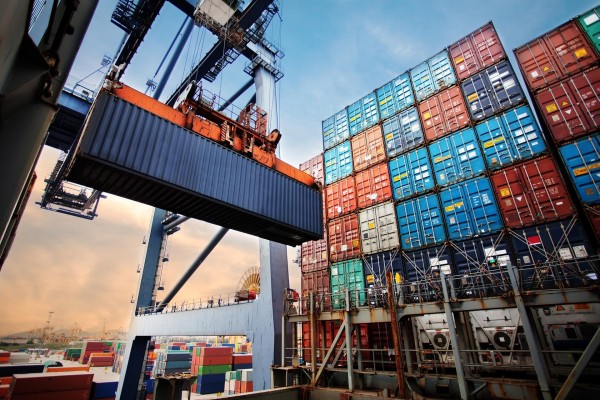 El nuevo récord de exportaciones reduce un 39% el déficit comercial en enero hasta los 3.955 millones
