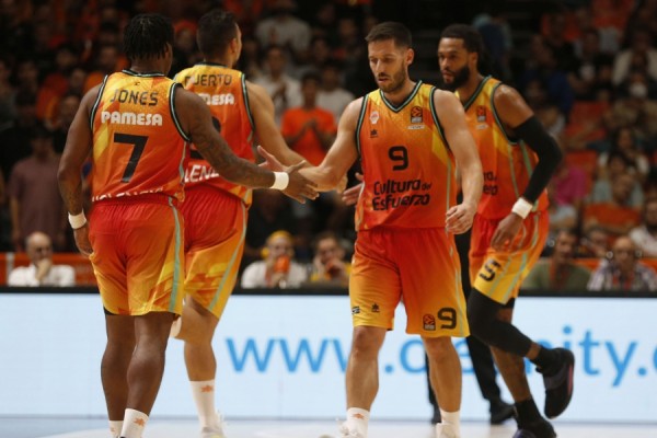 El Valencia necesita ganar al Fenerbahce en la Fonteta para no descolgarse
