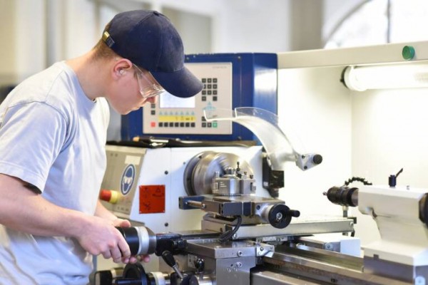 Las empresas de la Región mantienen el pesimismo y reducen sus previsiones de empleo neto al 6%
