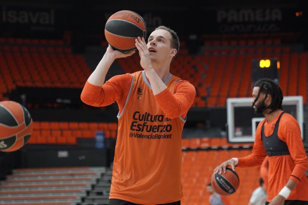 Prepelic se reintegra en los entrenamientos y podría estar ante el Fenerbahce
