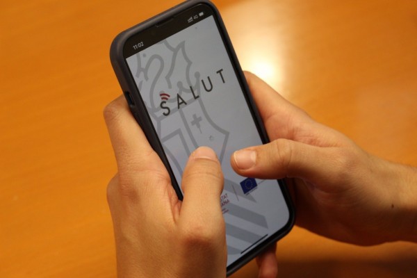 Sanidad activa un servicio de avisos cuando el paciente retira en farmacia la medicación recetada