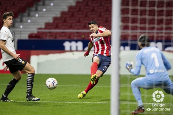 El Valencia acumula once visitas sin ganar al Atlético
