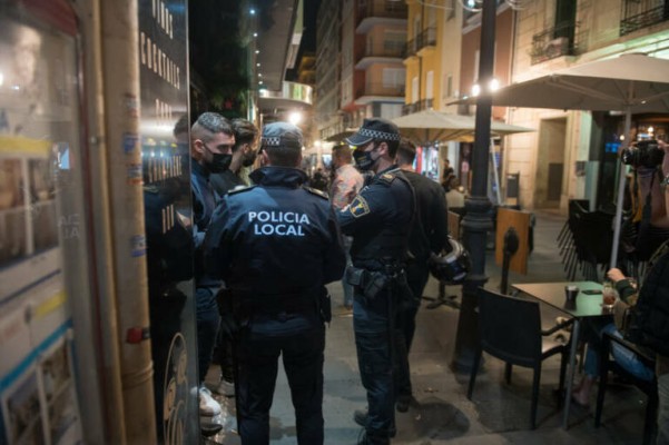 Así actuará Alicante contra el ruido: multas de 300.000 euros, limitadores de sonido y porteros