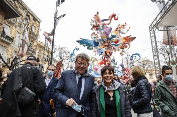 Partidos políticos, fallas y cofradías 