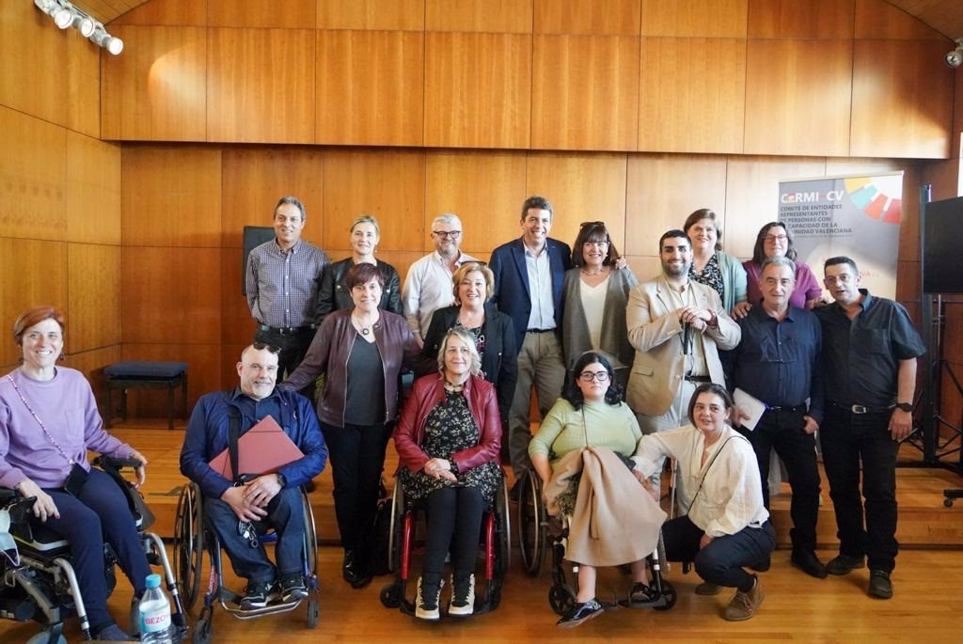 Mazón propone una ley para el tercer sector y rebajas fiscales para las personas con discapacidad