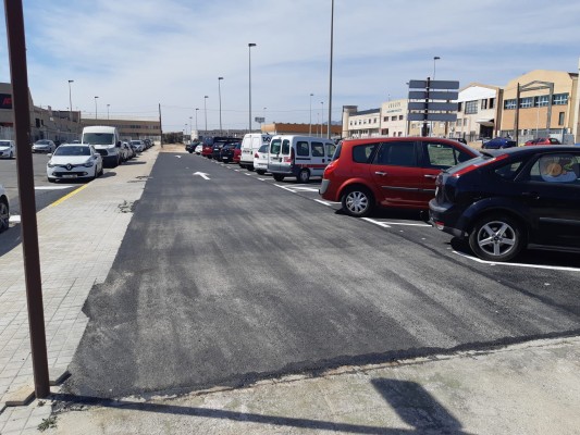 Mantenimiento finaliza en Elche más de medio centenar de plazas de aparcamiento en el polígono de Carrús
