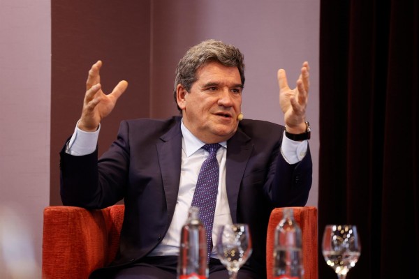  El alza de bases máximas se evaluará cada 5 años y la sobrecuota del MEI será del 1,2% de 2030 a 2050