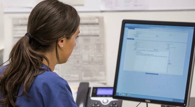 Sanidad ofrece acogerse a la jubilación activa a 249 médicos de familia y pediatras de primaria
