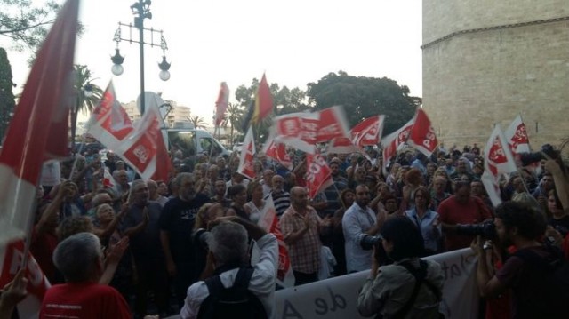 Los militantes socialistas de Ciutat Vella exigen que se convoque el congreso extraordinario del PSOE