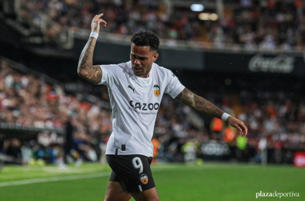 Kluivert iguala su mejor registro anotador de las últimas cinco temporadas
