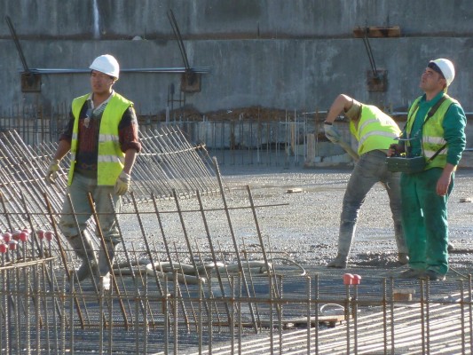 Los salarios de convenio escalan hasta el 2,8% en febrero, pero están 3,2 puntos por debajo del IPC