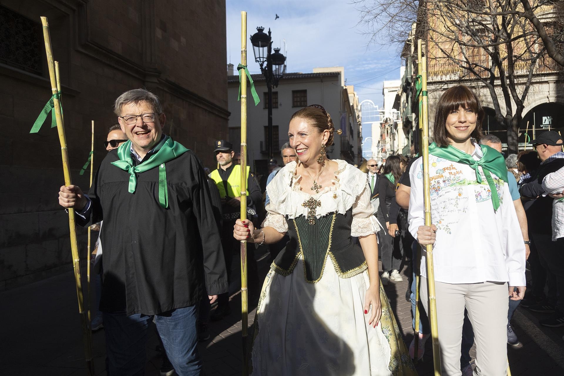Morant y Puig asisten a la Romeria de les Canyes para 