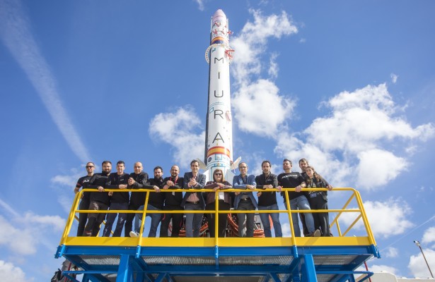 PLD Space presenta el cohete de vuelo MIURA 1 en su base de lanzamiento en Huelva 