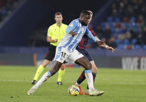 El centrocampista Ndiaye es dado de alta tras sufrir un síncope