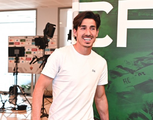 Pere Milla en el banquillo del Elche