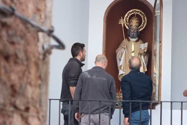 El portal de Sant Pere de Onda luce renovado tras  su reforma