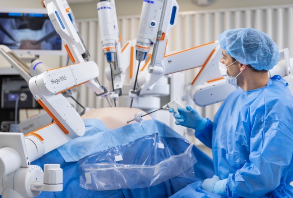 Un robot cirujano, aceleradores lineales y el bloque quirúrgico: el Hospital General de Elche entra en el siglo XXI